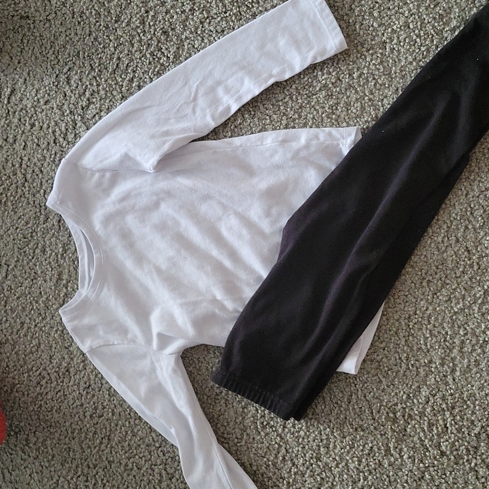Size  4T  TWO piece outfit